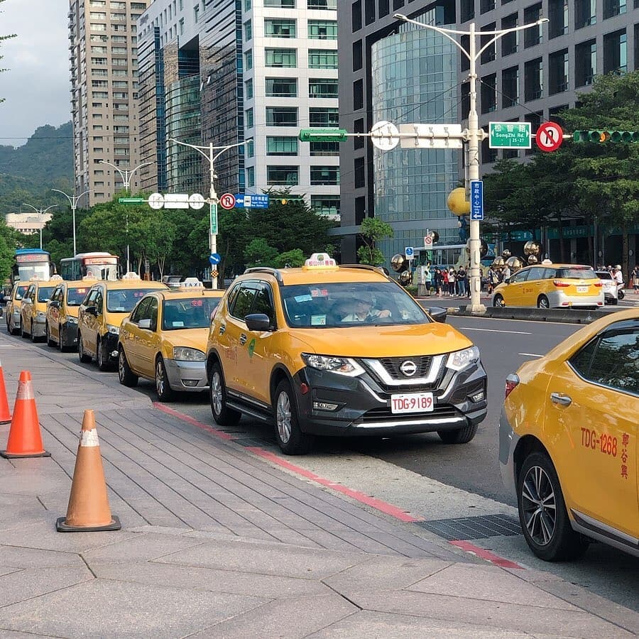 Taxi ở Đài Loan có màu vàng đặc trưng rất dễ nhận biết